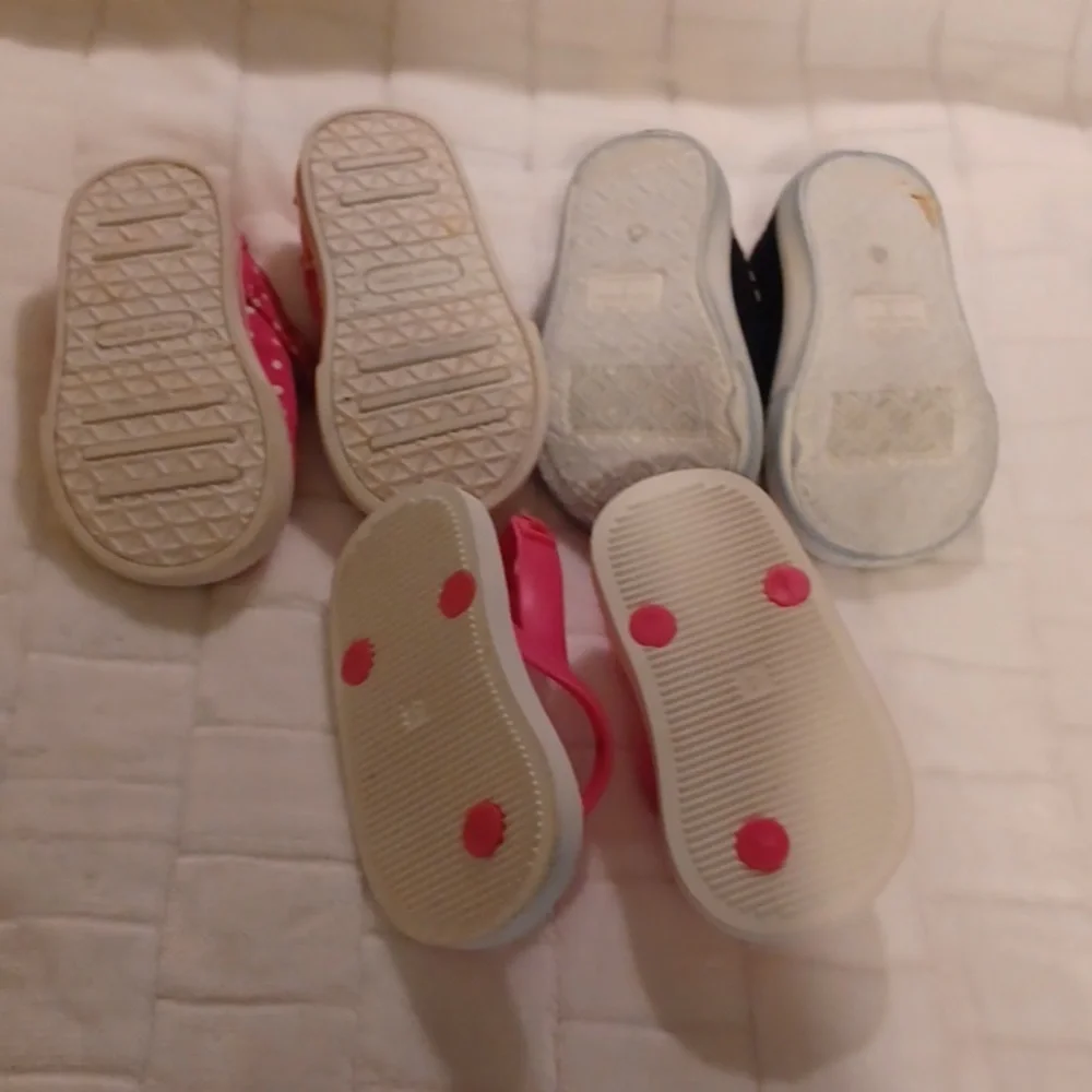 Old Navy Granamials Faded Glory size 4 shoes